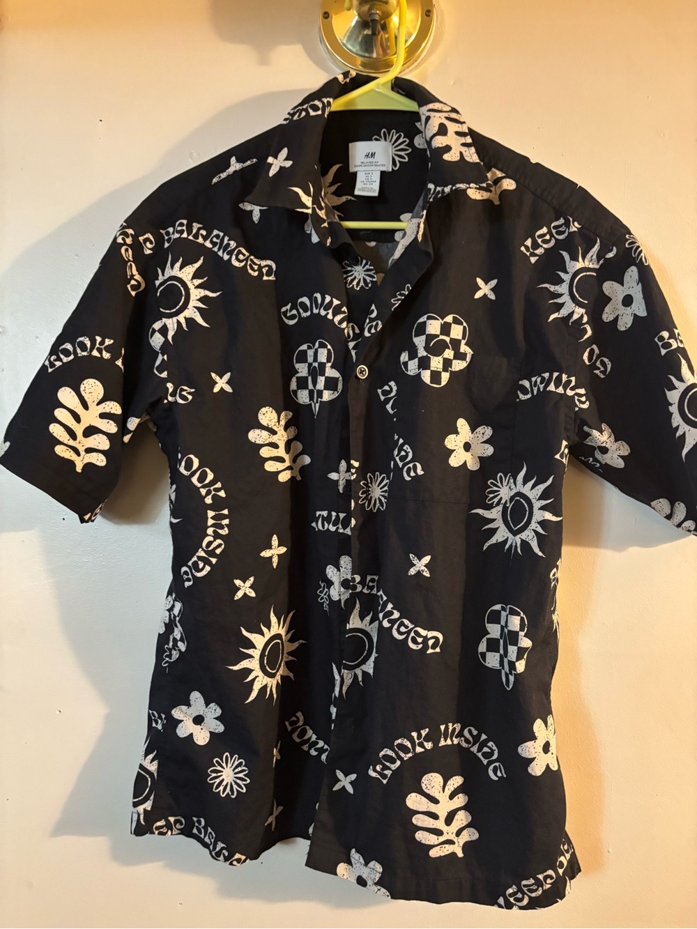 H&M Black Short-Sleeve Button-Down Shirt with White Graphic Print